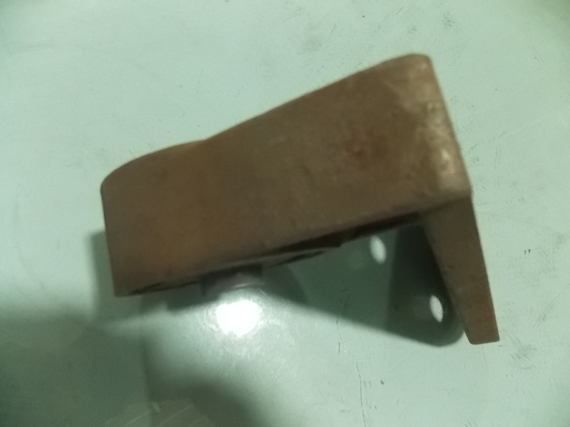 Engine rear suspension bracket-right-2