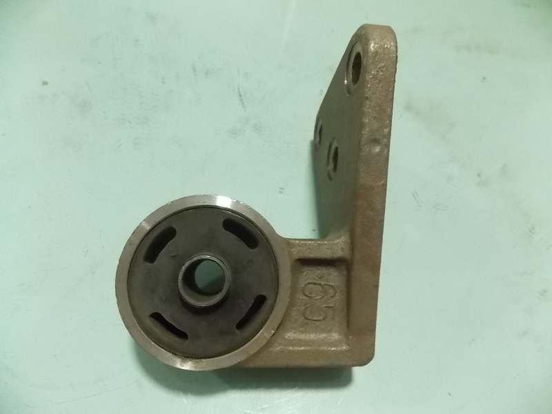 Engine rear suspension bracket-right-3