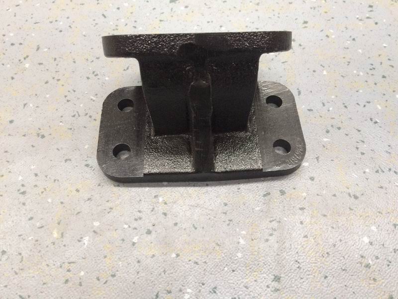 Front suspension bracket of engine; right