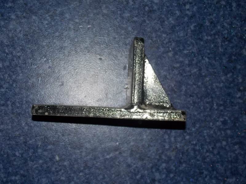 Кронштейн задней подвески верхний правый-2