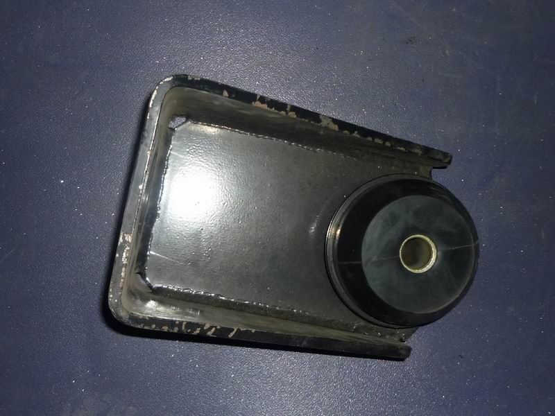 D задняя левая резиновая прокладка двигателя в сборе-3