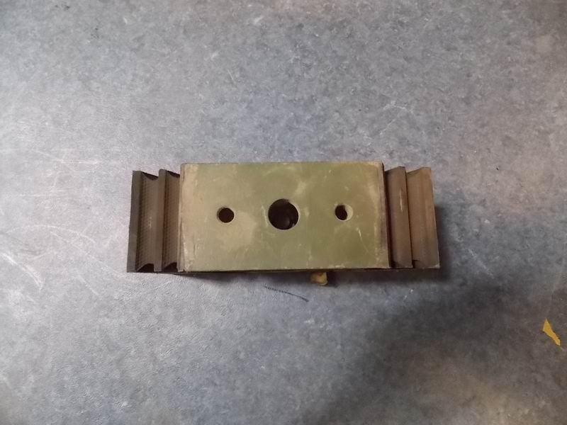 Rear suspension pad of engine