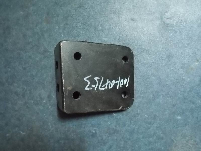 Кронштейн задней подвески верхний левый-1