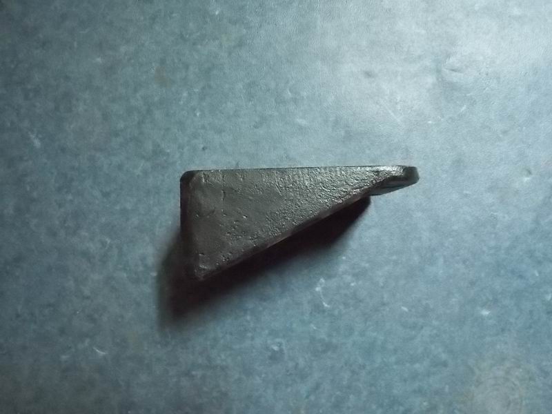 Кронштейн задней подвески верхний левый-2