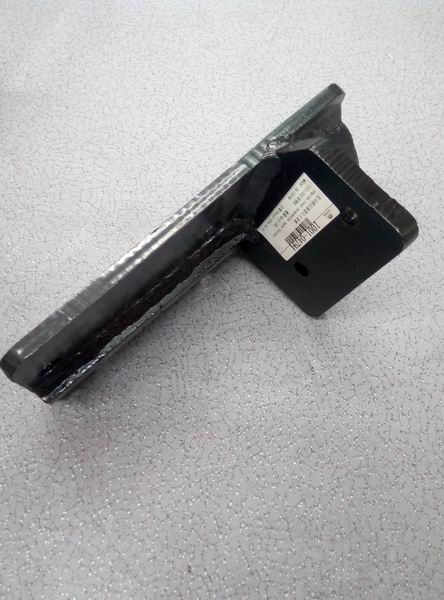 Верхний кронштейн подвески двигателя горизонтальный левый-1