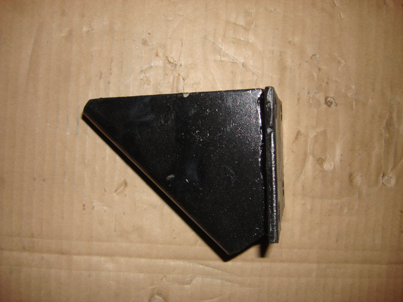 ЮК 4D передний правый кронштейн-2