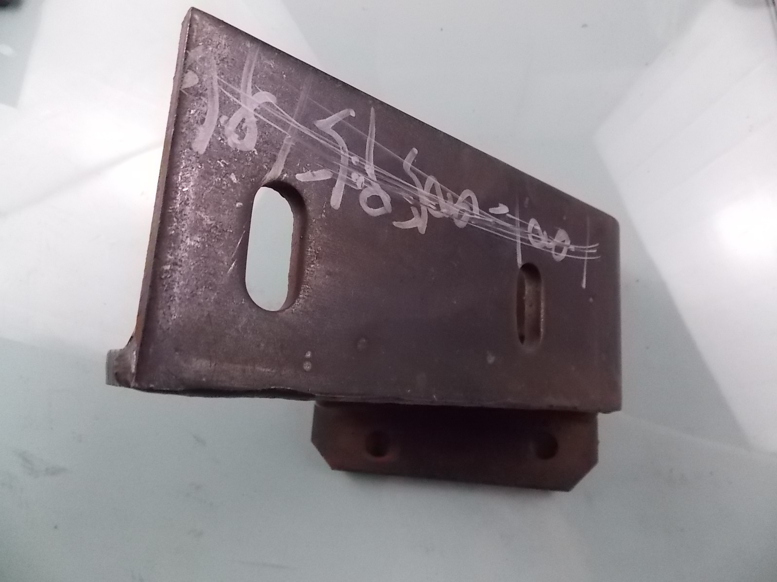 Front suspension lower left bracket (process 20)-1