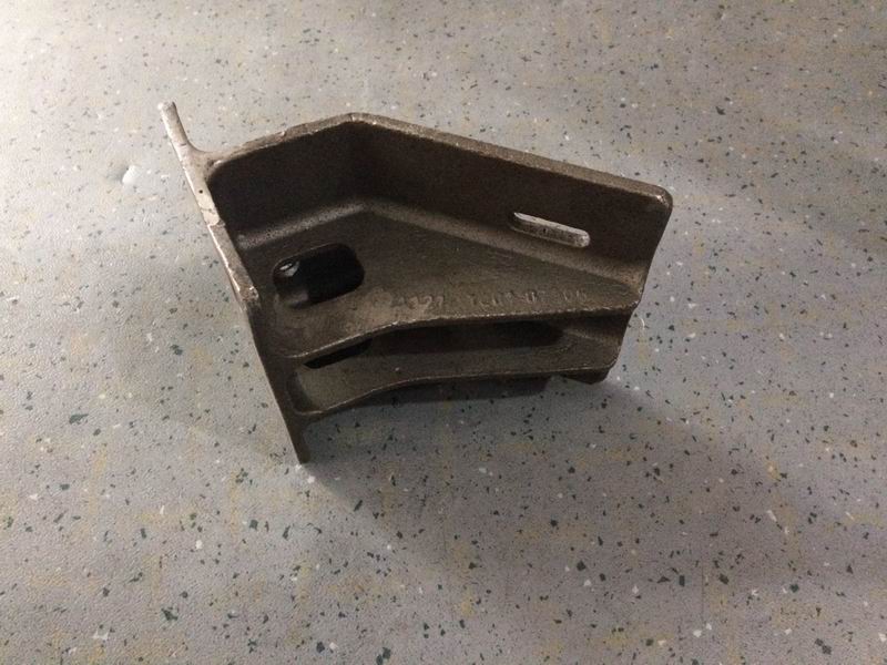 Engine suspension lower bracket, front right, 90, 11*40