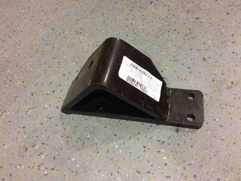 Engine suspension upper bracket, 45 degrees, hole spacing