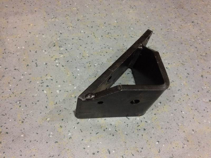 Engine suspension upper bracket, 45 degrees, hole spacing-1