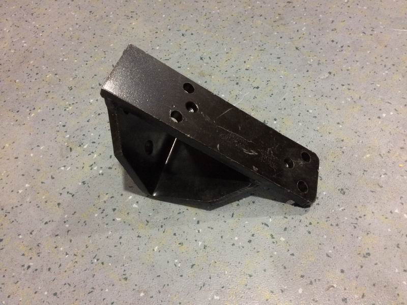 Engine suspension upper bracket, 45 degrees, hole spacing-2