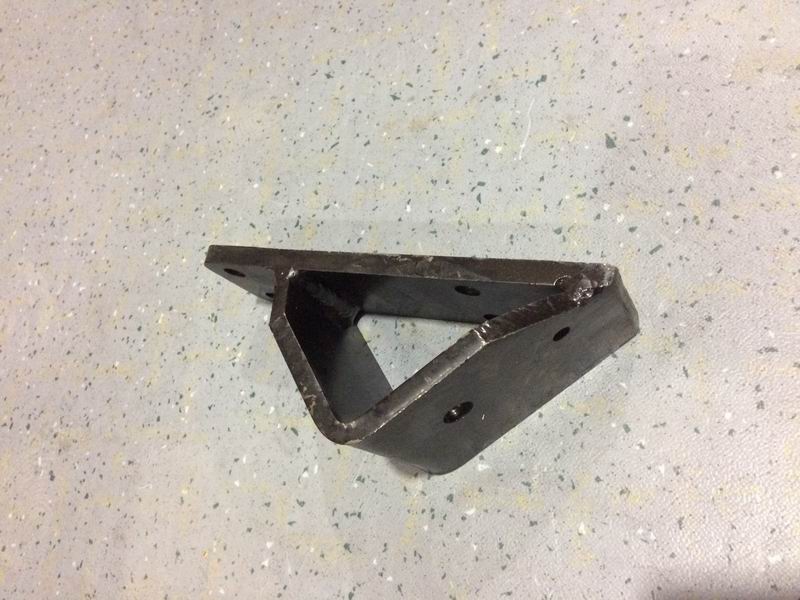 Engine suspension upper bracket, 45 degrees, hole spacing-1
