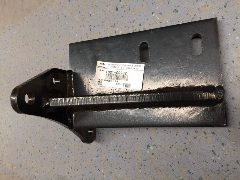 Кронштейн задней подвески верхний правый-3