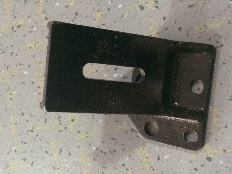 Engine suspension lower bracket, left, 57.5, 12.5