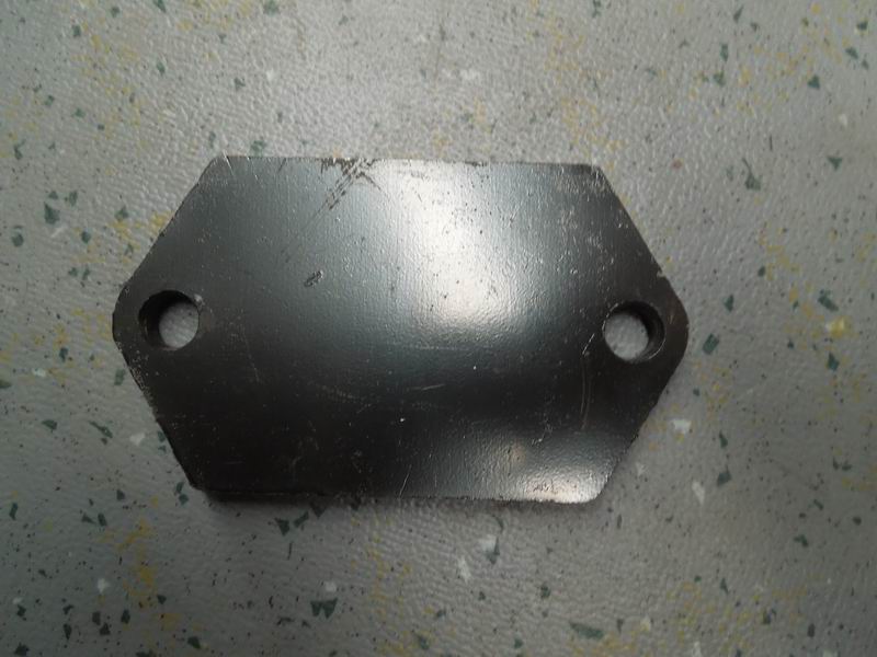 Suspended rubber pad plate