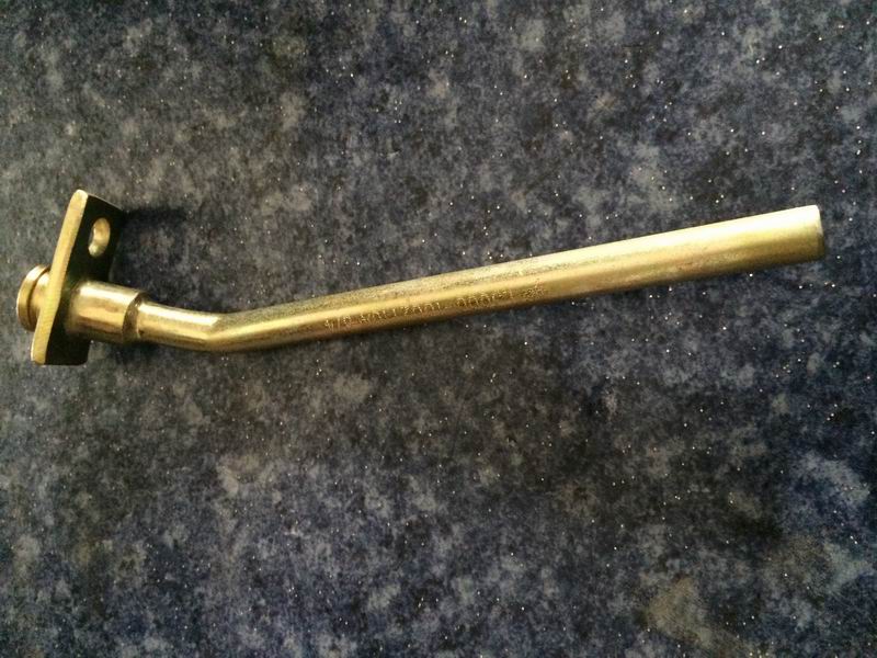 Oil pan oil return pipe