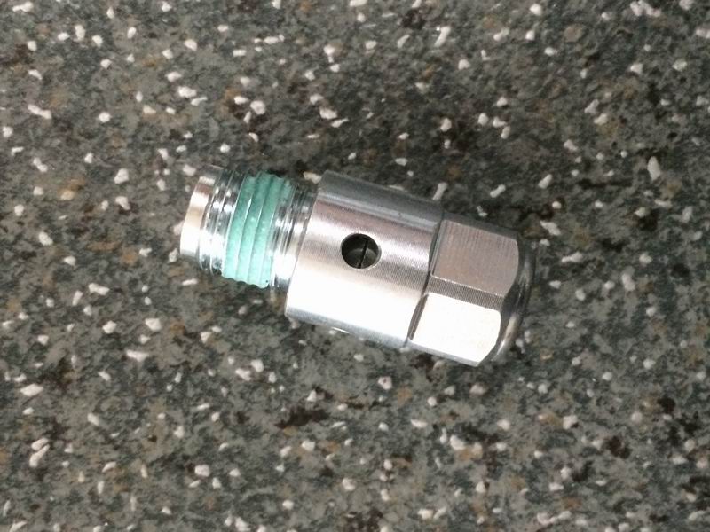 Oil pressure regulating valve