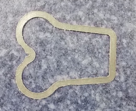 Cylinder head cover pad