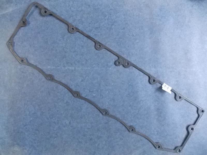 Накладка крышки головки блока цилиндров; можно заменить на 1003-01721