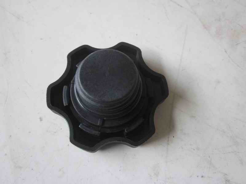 Добавьте масляную крышку; может использоваться в течение нескольких поколений 1003-01566-1