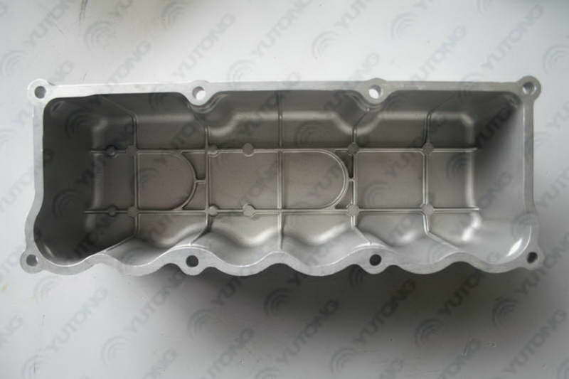 Rear cylinder head cover-2