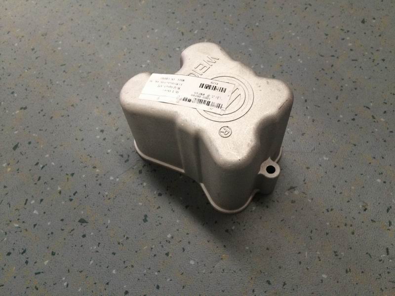 Cylinder head cover-3