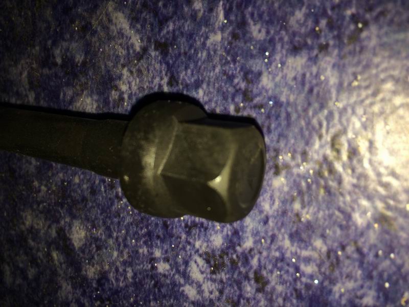 Дополнительный болт головки блока цилиндров-1