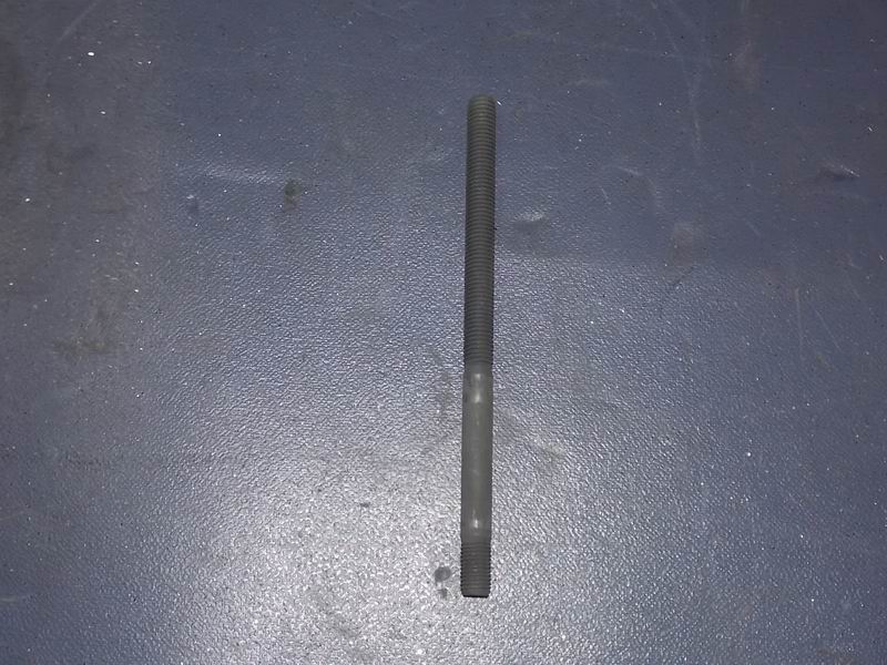 Cylinder head double-head stud