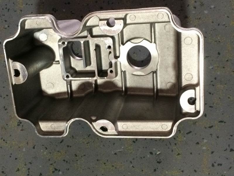 Cylinder head cover-1