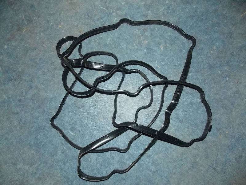 Cylinder head cover pad-1