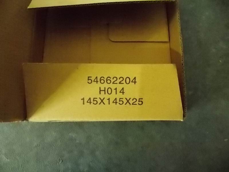 Cylinder head cover pad