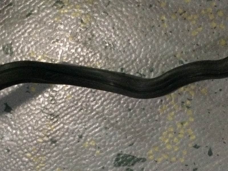 Cylinder head cover pad-1