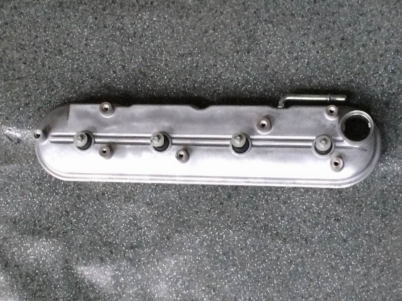 Cylinder head cover; right-1