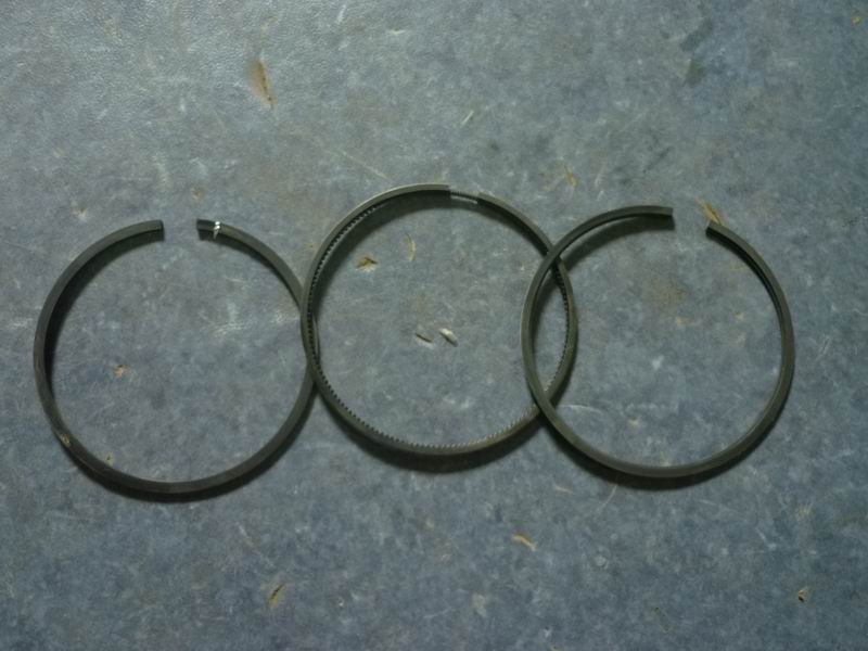 Piston ring; single cylinder group; contains 3 pieces; consume inventory