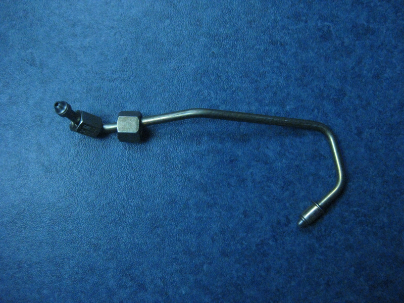 Fuel oil pipeline; oil pump to oil rail; use 1106-00156 instead