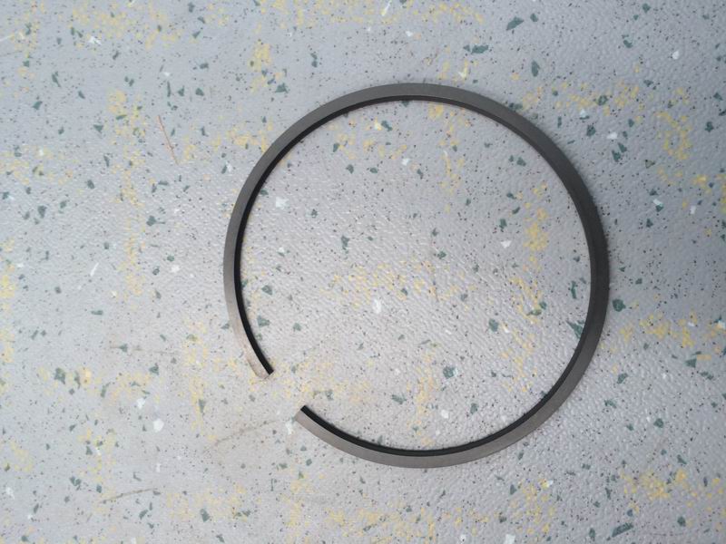 Piston ring; single cylinder group; contains 3 pieces; replace with 1004-01157