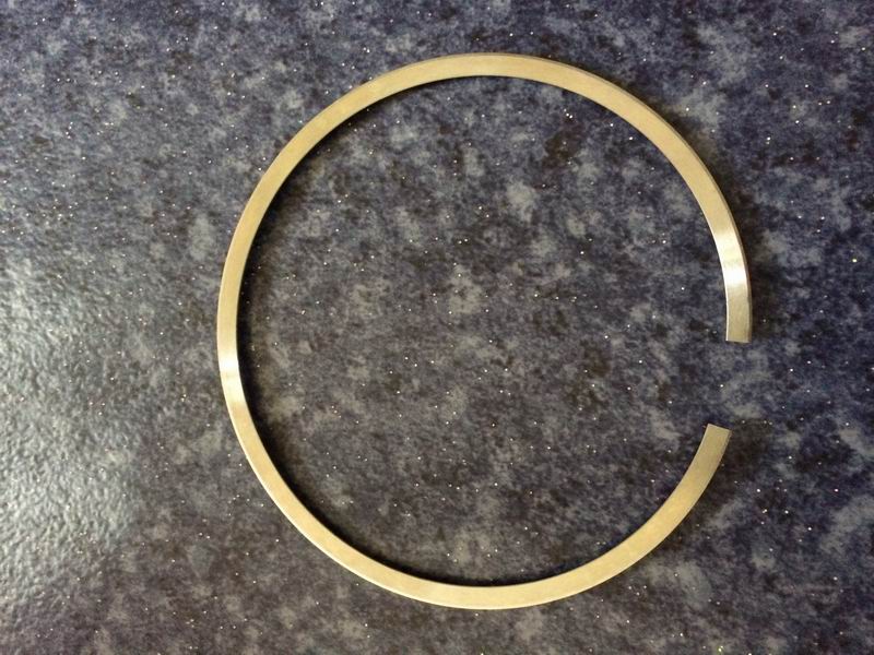 Piston ring; single cylinder group; contains 3 pieces; can be replaced by 1004-01706