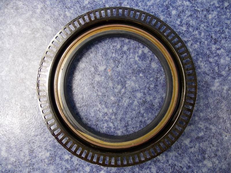Crankshaft seal
