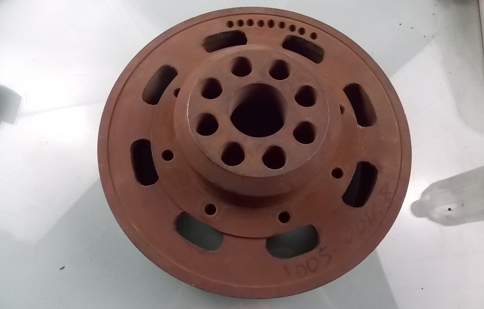 Engine crankshaft four-slot pulley