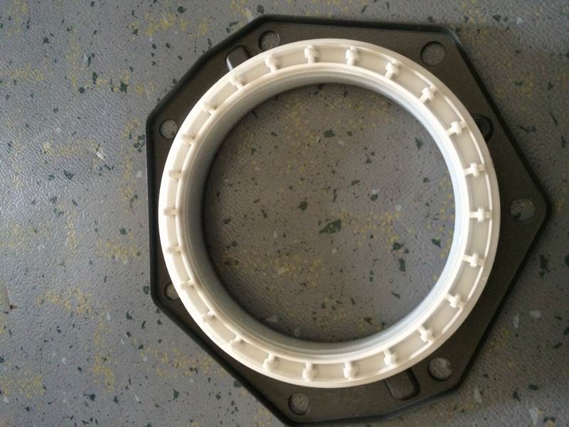 Crankshaft rear oil seal belt seat