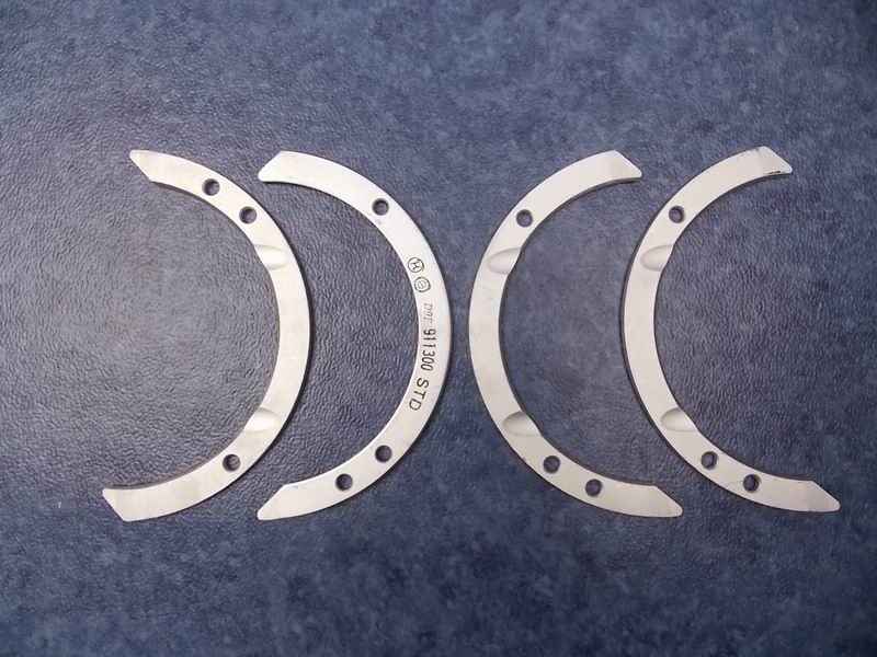 Упорная плитка; один комплект всей машины; в том числе 4 шт.