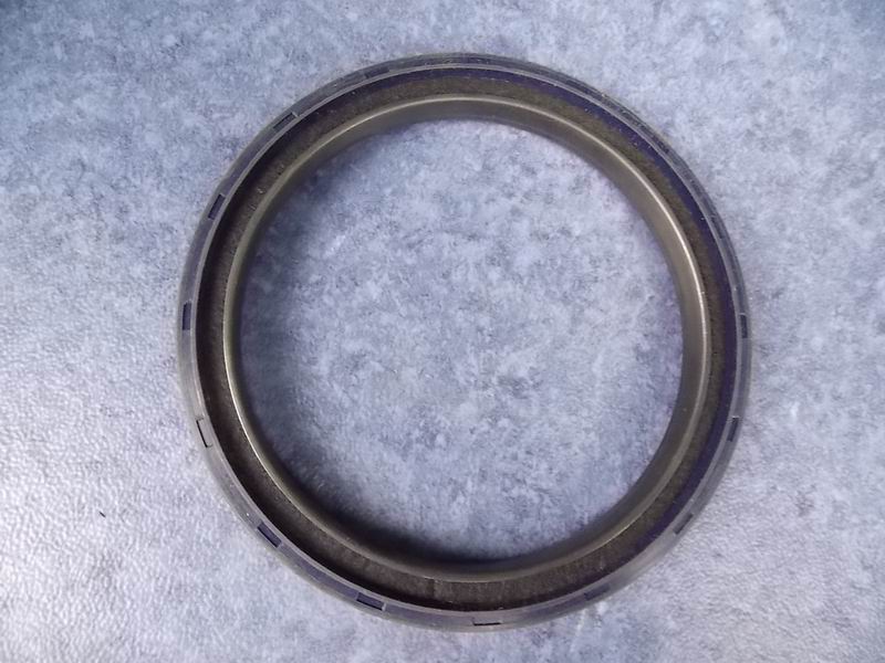 Crankshaft rear oil seal-1