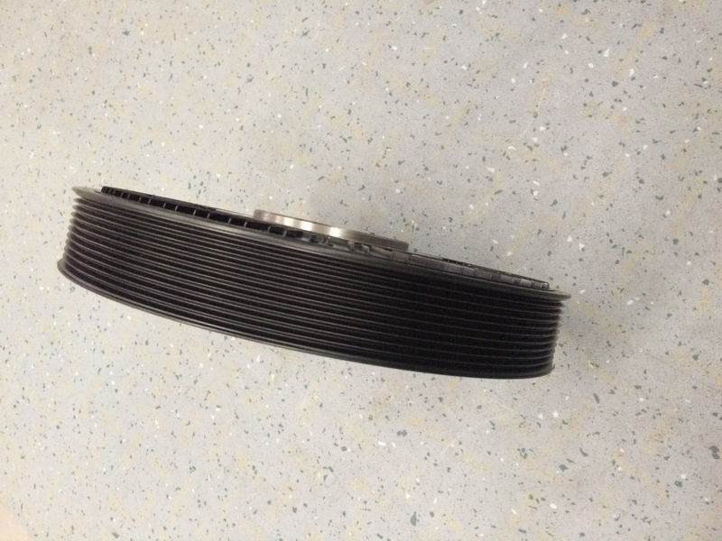 Crankshaft shock absorber; with multi-wedge and groove