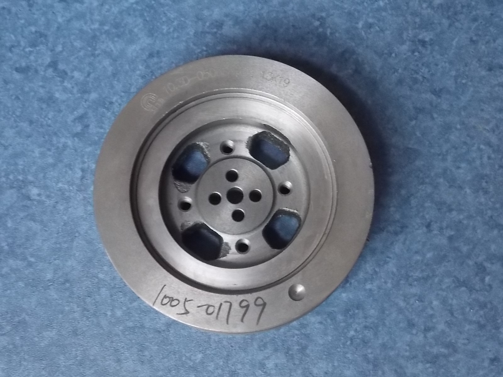 Crankshaft shock absorbing pulley (3B slot)