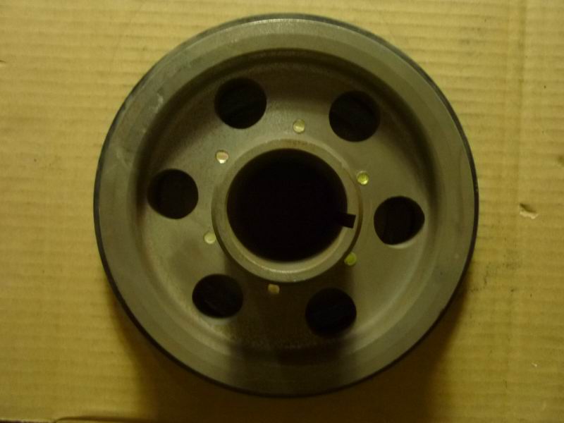 Pullwheel shock absorber assembly