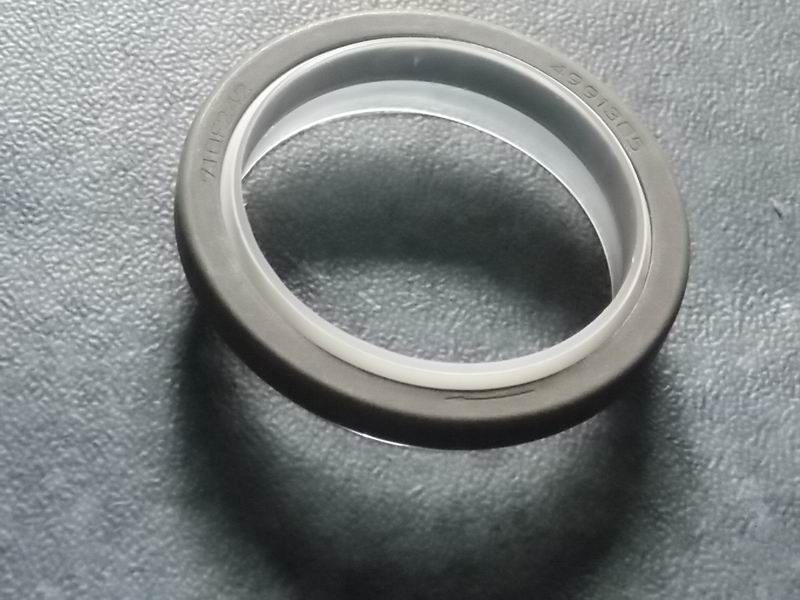 Crankshaft front oil seal-1