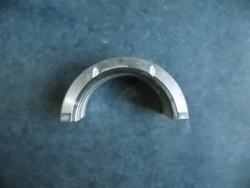 Thrust tile; single piece