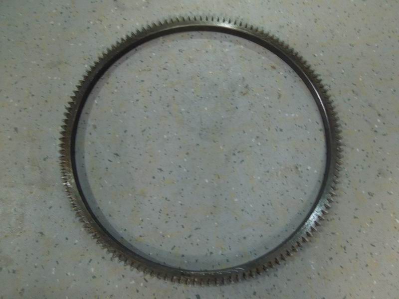 Зубчатый венец маховика; можно заменить на 1005-02960