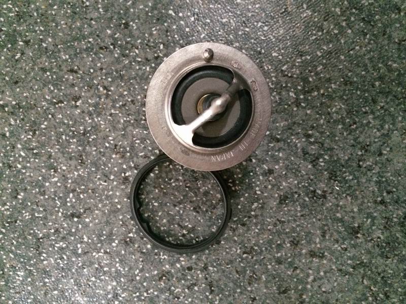 Crankshaft shock absorber mounting bolts-1