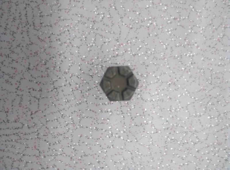 Flywheel fixing bolts